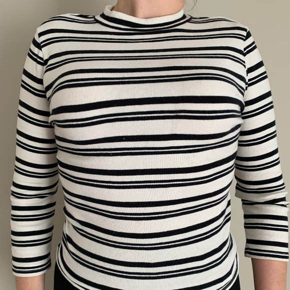Forever 21 Black and White 3/4 Sleeve Top - Picture 1 of 2